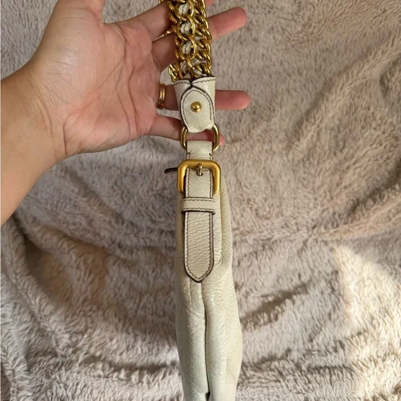 Prada White Leather Shoulder Bag with Gold Chain - Picture 4 of 11